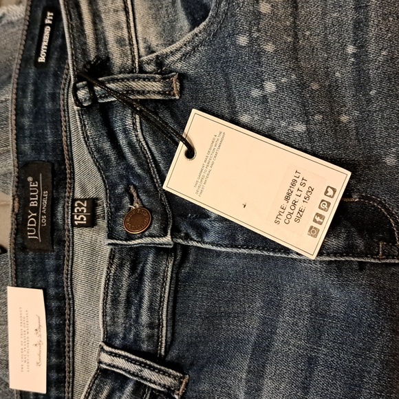 Judy Blue (THE BEST) Bleach splash Boyfriend Jeans - Picture 11 of 11